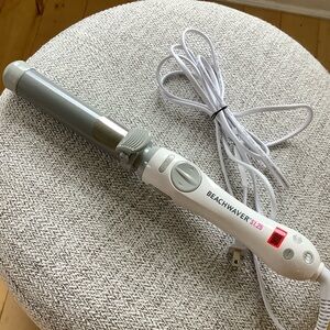 The Beachwaver Co. S1.25 Curling Iron - White and Gray